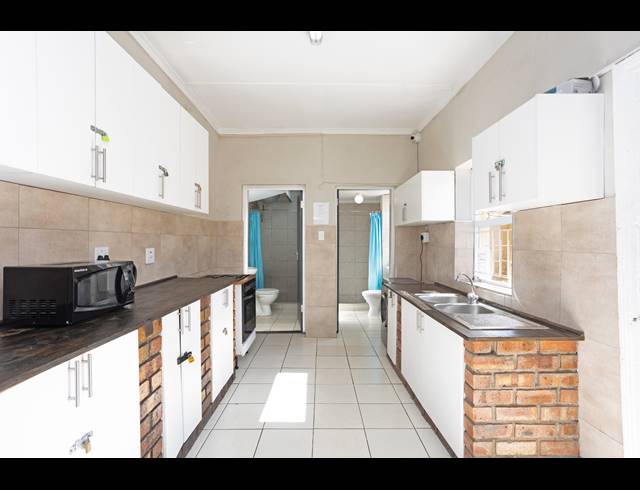 3 bed property to rent in WOODSTOCK